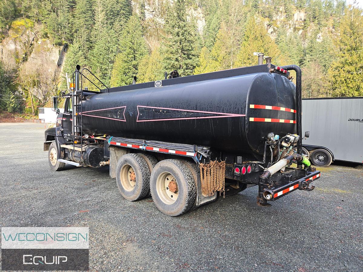 Used 1996 Mack CH613 TA Water Truck