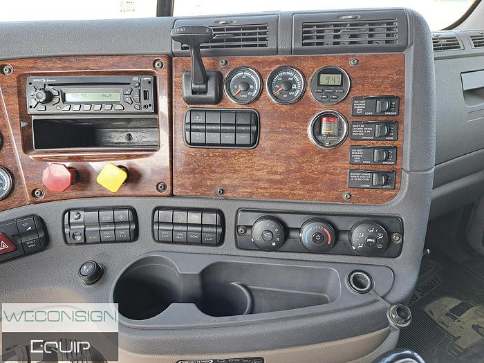 Used 2015 Freightliner Cascadia HWY Truck Tractor