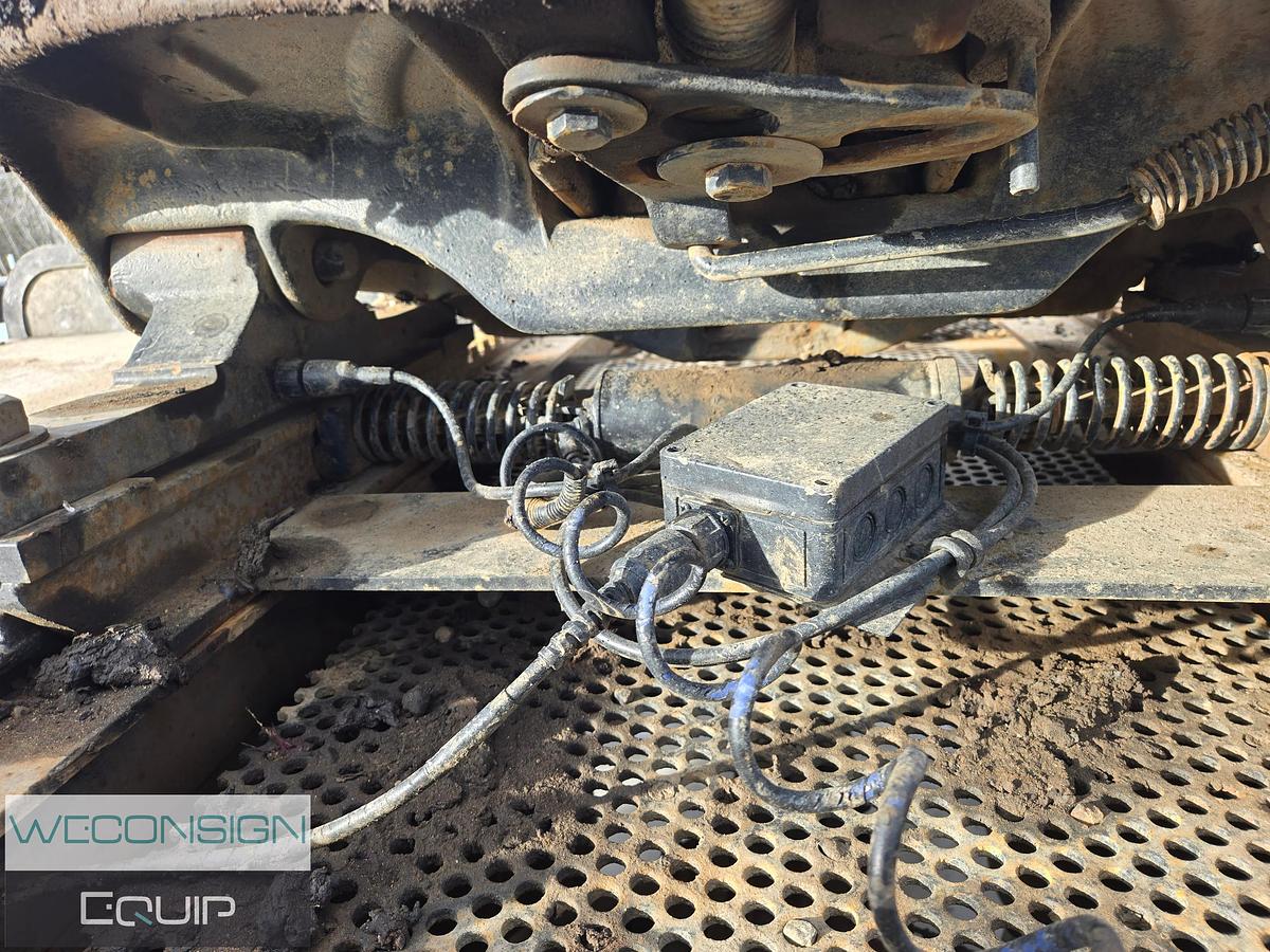 Used 2013 Kenworth T800 Winch Truck