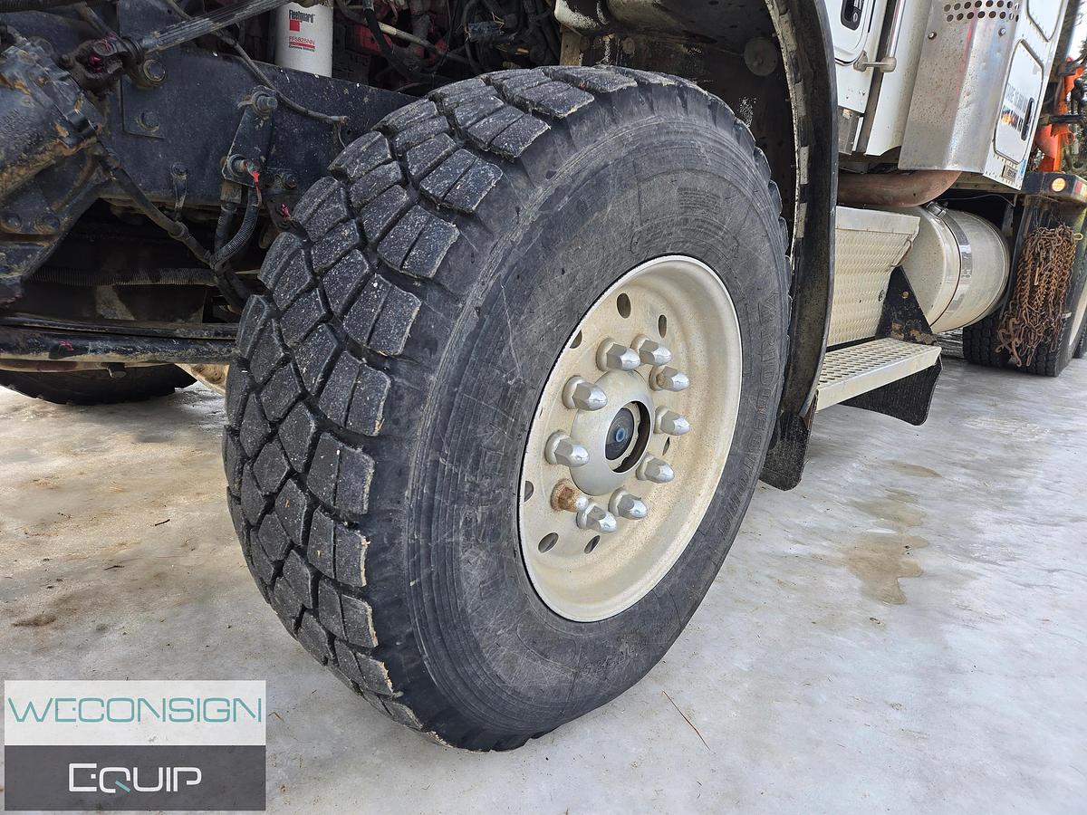 Used 2013 Kenworth T800 Winch Truck