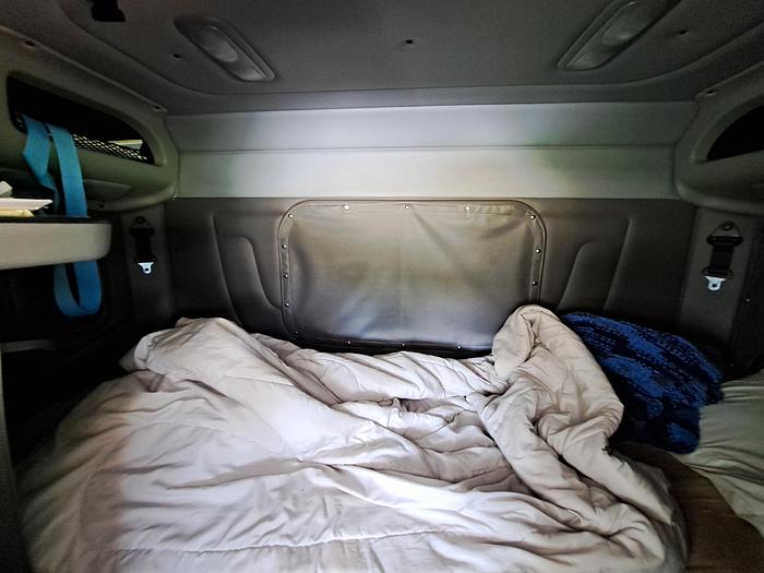 Used 2022 Peterbilt 389 With SUPER 40s HWY Truck Tractor