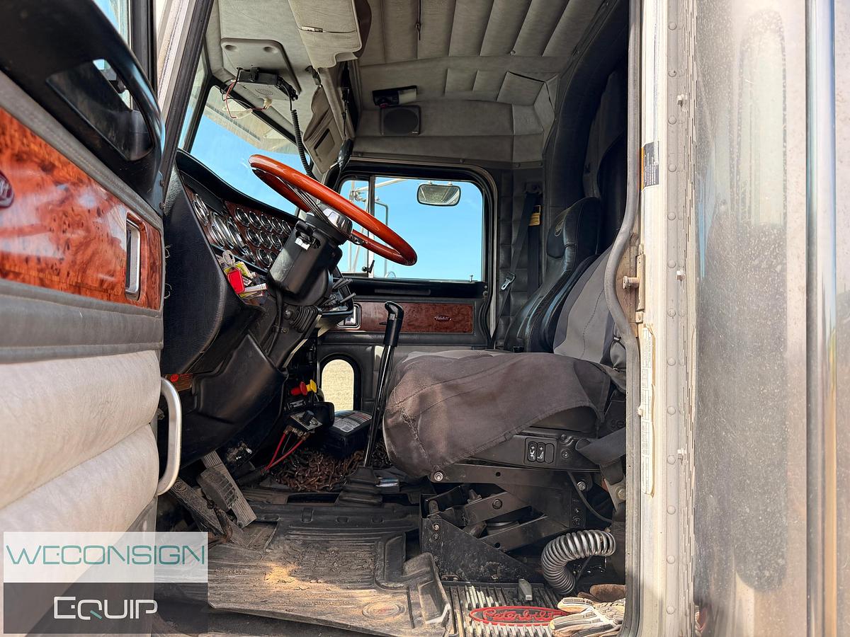 Used 2004 Peterbilt 378 Tandem Winch Truck