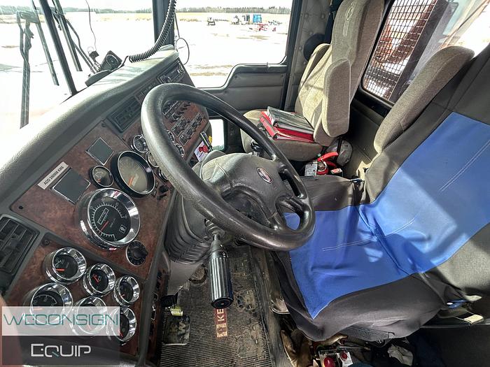 Used 2004 Kenworth T800 Picker Truck