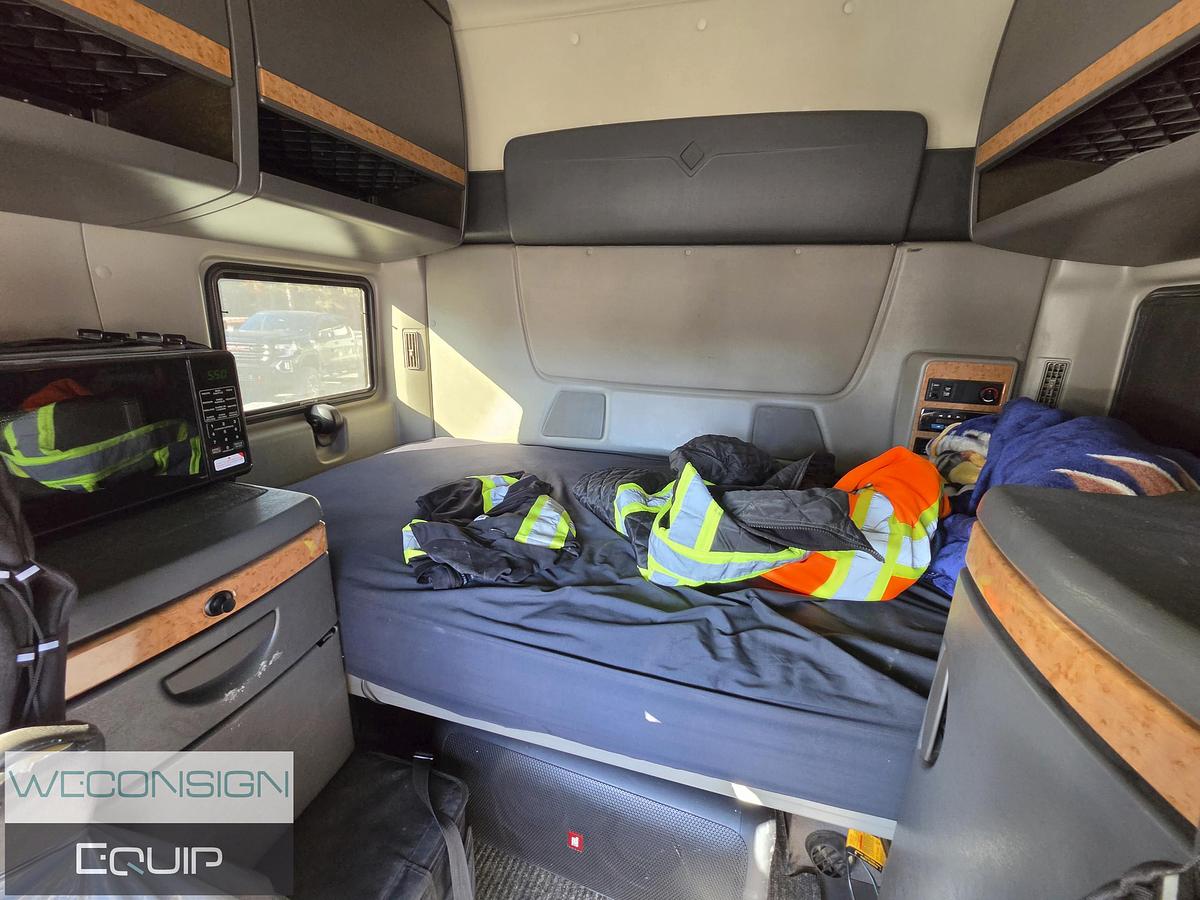 Used 2014 International Prostar Sleeper Truck Tractor