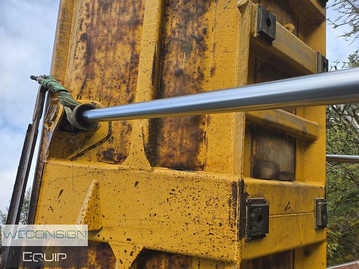 Used 2002 John Deere 250C