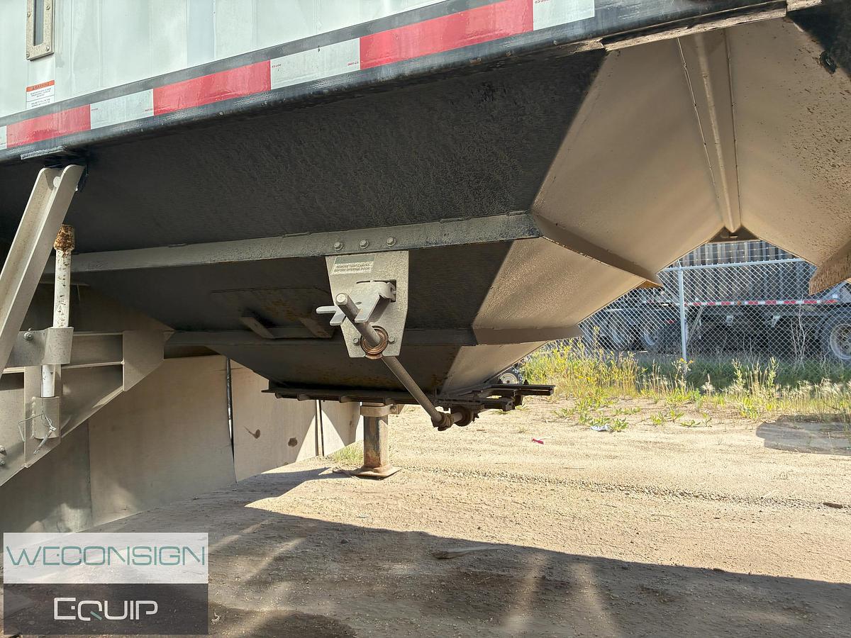 Used 2024 Lode King Super B Bottom End Dump Gravel Trailer