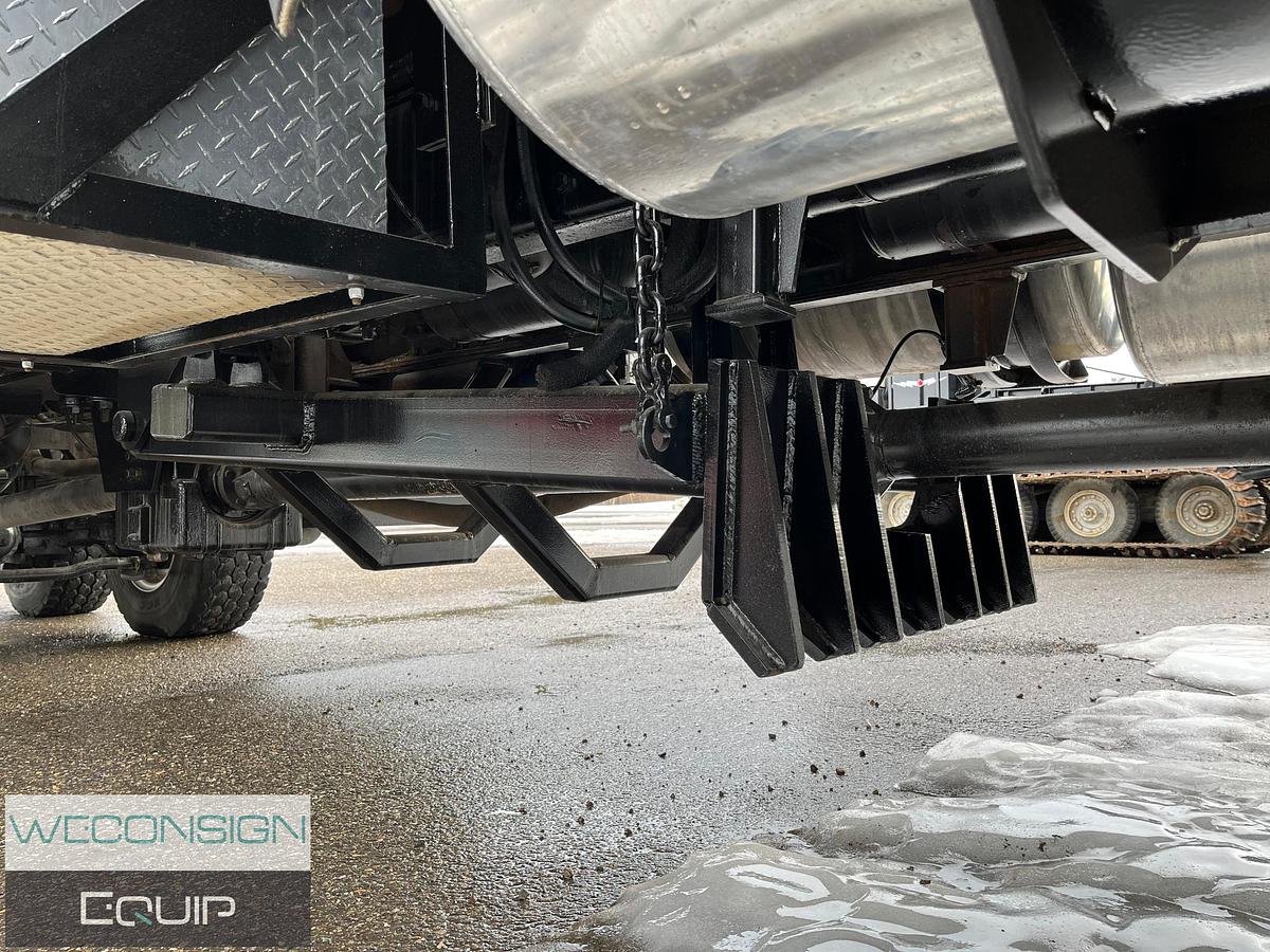 Used 2007 Western Star 6900XD 8x8 Bed Truck