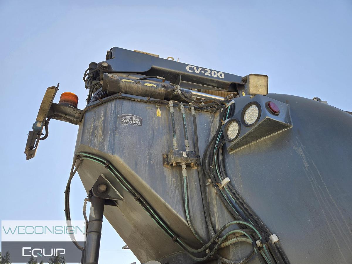 Used 2015 CAT Hydro Excavator