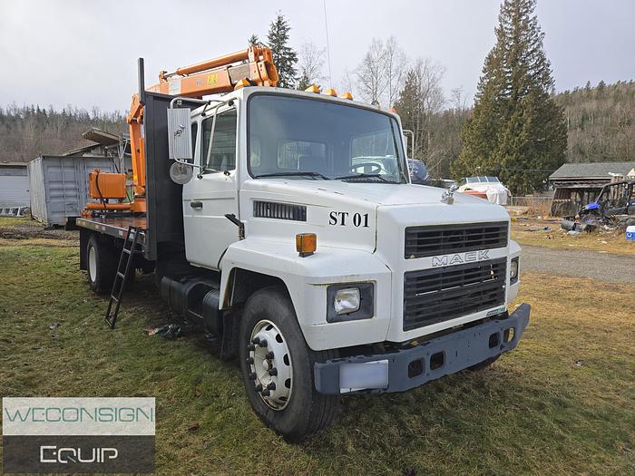 Used 1996 Mack CS200P Single Axle Boom/ Crane Truck