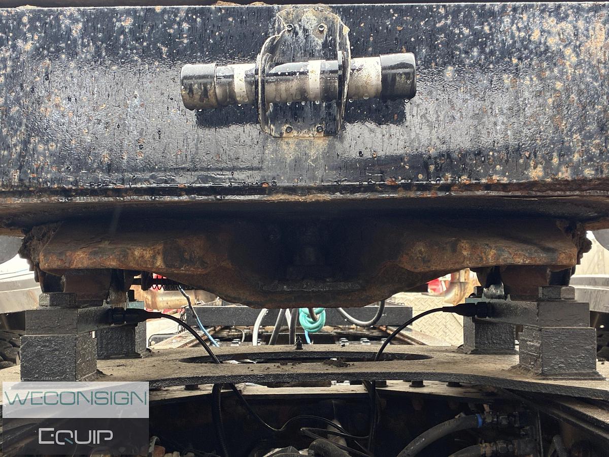 Used 2005 Kenworth T800 Heavy Haul Truck Tractor