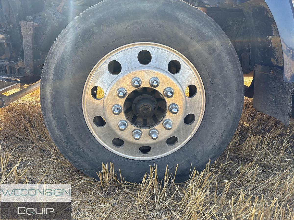 Used 2005 Kenworth T800 Sleeper Tractor