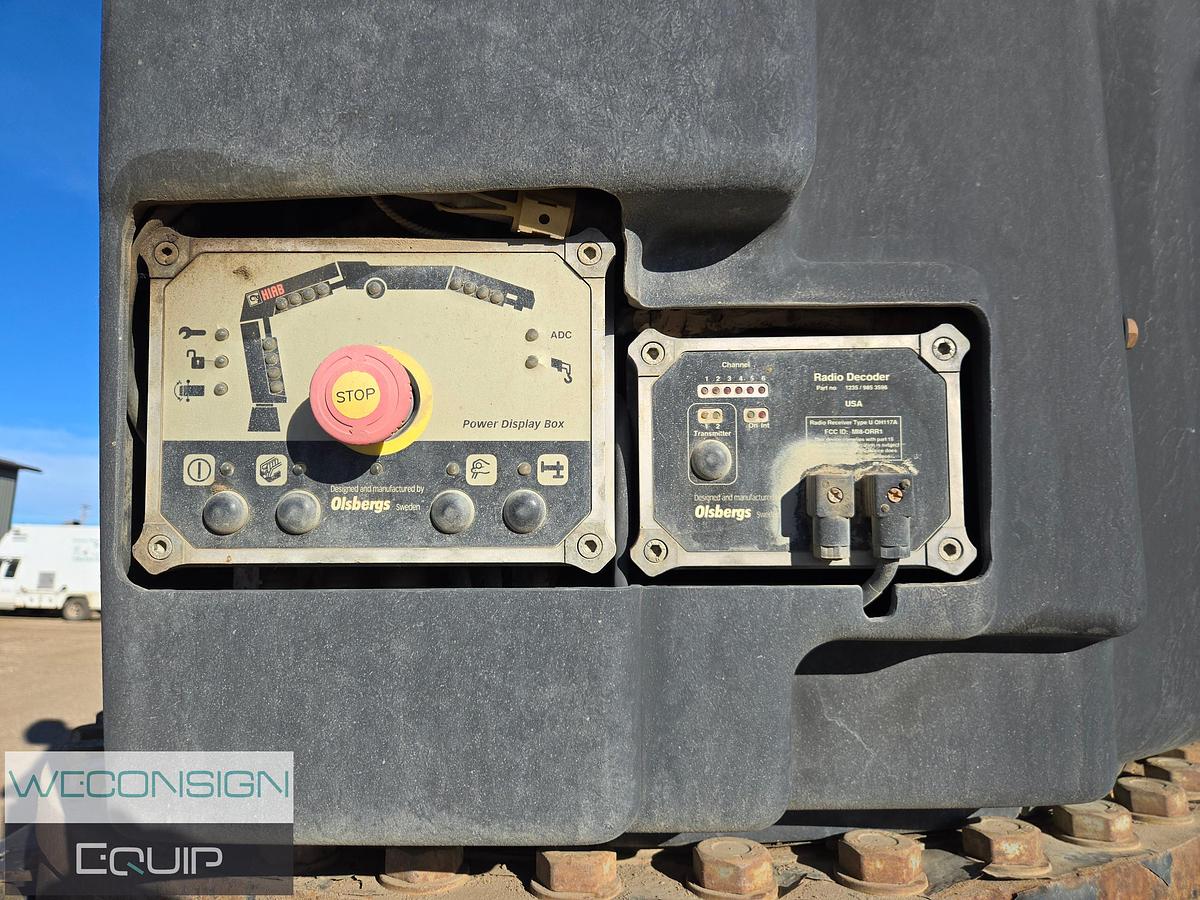 Used 2009 Freightliner FLD120SD Picker Truck