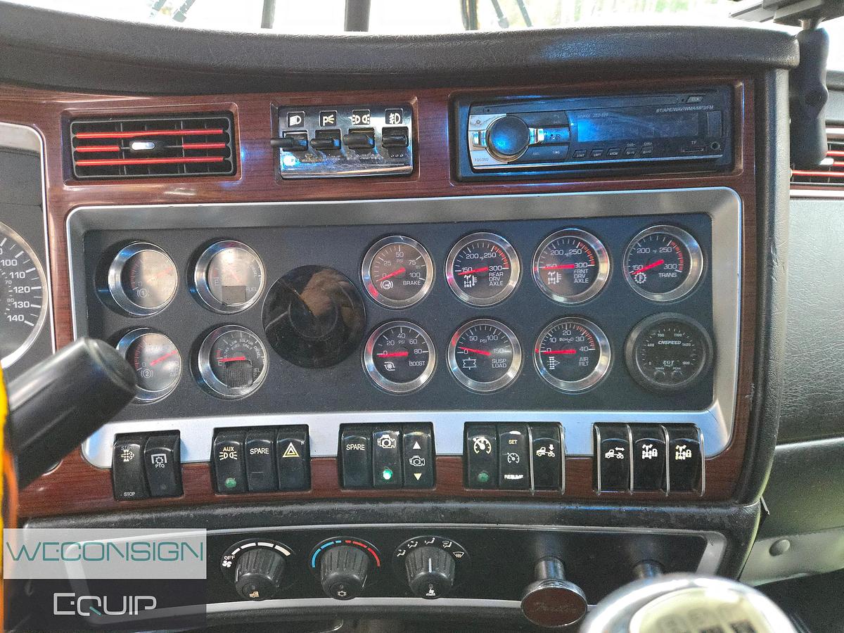 Used 2009 Kenworth W900L TA Sleeper Truck Tractor