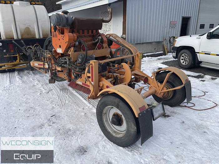 Used 2002 Nissan 2500 – Pavement Marking Vocational Truck