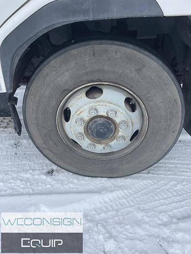 Used 2002 Nissan 2500 – Pavement Marking Vocational Truck