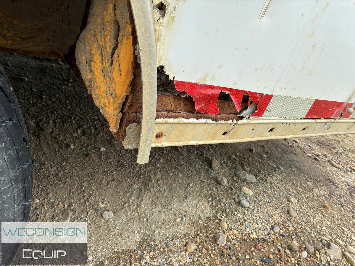 Used 2007 Wells Cargo Enclosed Doghouse Trailer