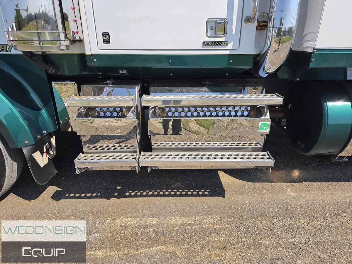 Used 2023 Western Star 4900EX Sleeper Truck Tractor