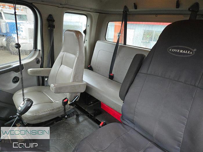 Used 2009 Freightliner M2 Tow Truck