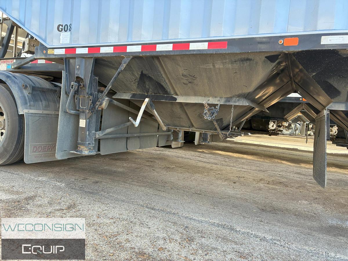 Used 2022 Doepker GRAVEL TRAILER SUPER B