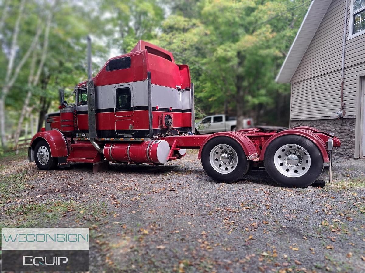 Used 2006 Kenworth W900L Sleeper Tractor