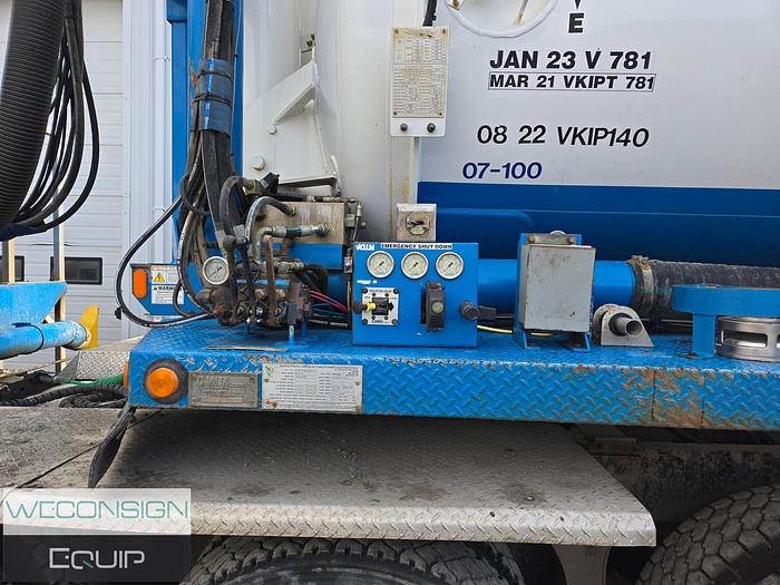 Used 2015 Kenworth T800 Tri Drive Code Semi Vac