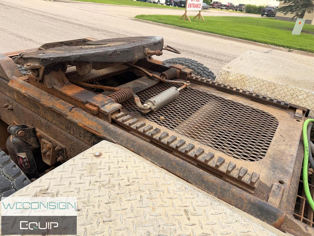 Used 2007 Freightliner FLD120SD 35 Ton Knuckle Boom Truck