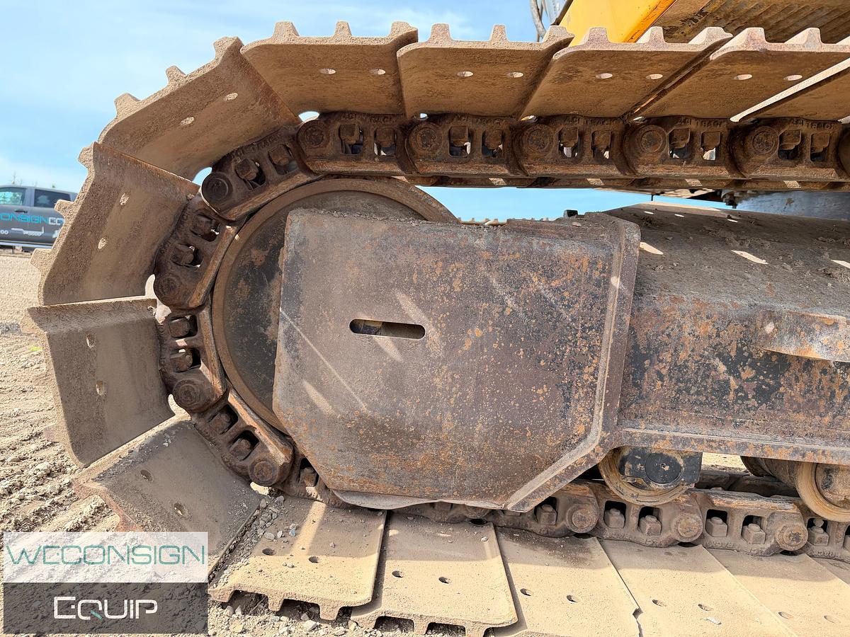 Used GTH-10 2015 John Deere 245G LC Excavator