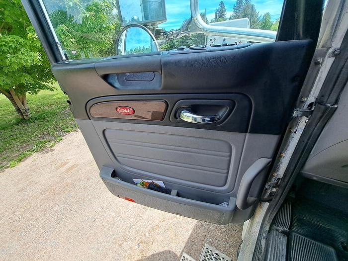 Used 2022 Peterbilt 389 With SUPER 40s HWY Truck Tractor