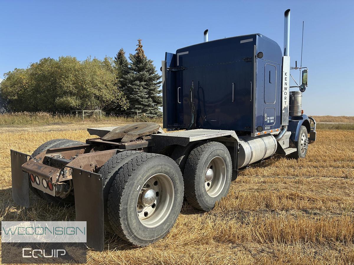Used 2005 Kenworth T800 Sleeper Tractor