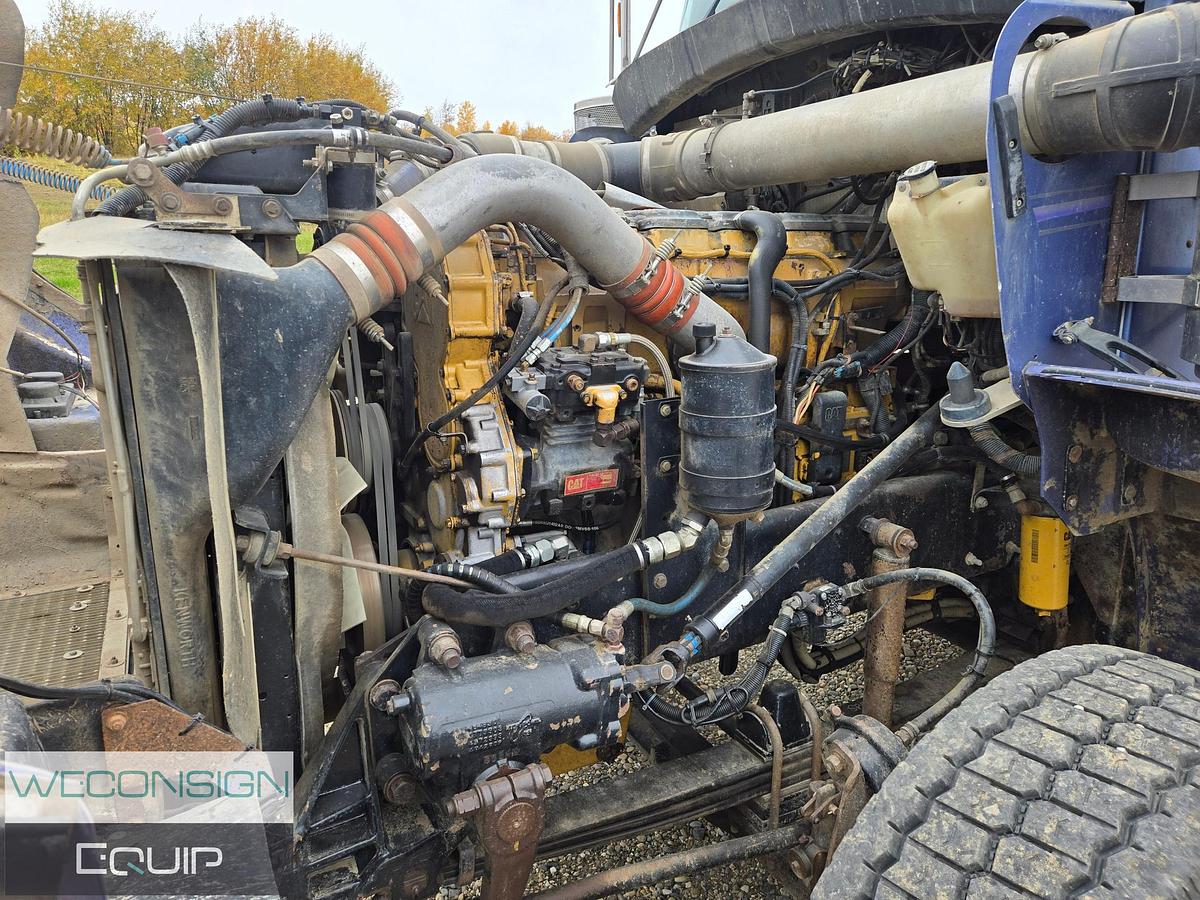 Used 2004 Kenworth T800 Winch Truck
