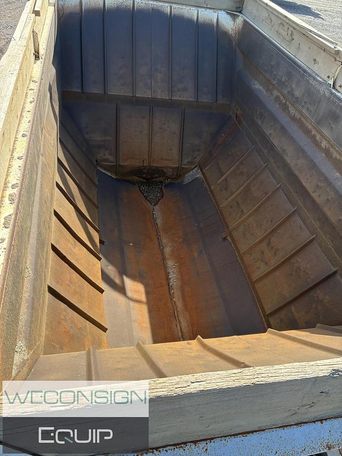 Used 2001 Arnes Belly Dump