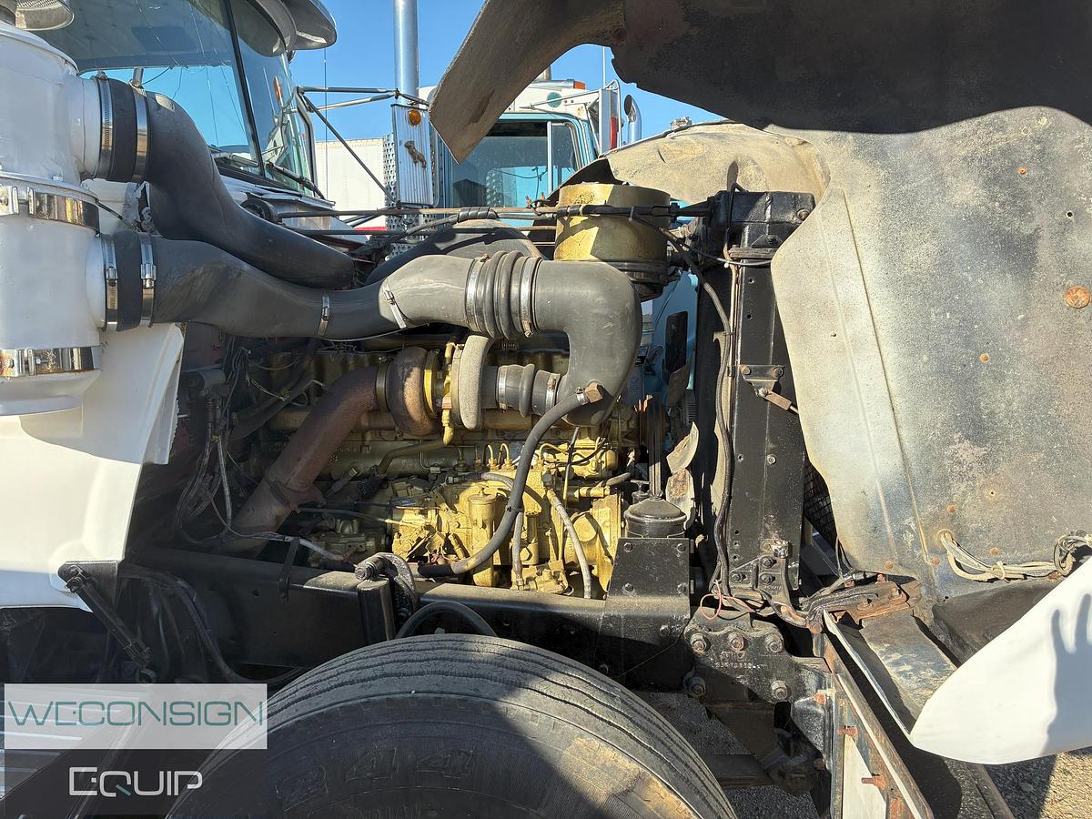 Used 1986 Mack Single Bed Truck