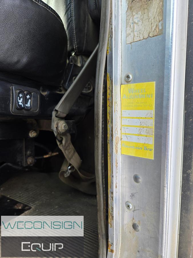 Used 2013 Kenworth T800 Winch Truck