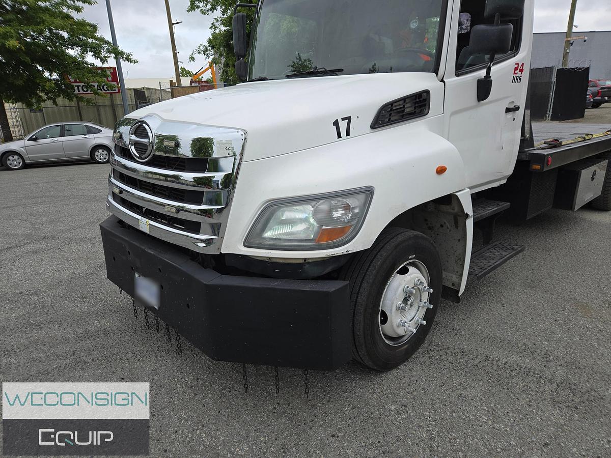 Used 2013 Hino Single Axle Rollback / Tow Truck