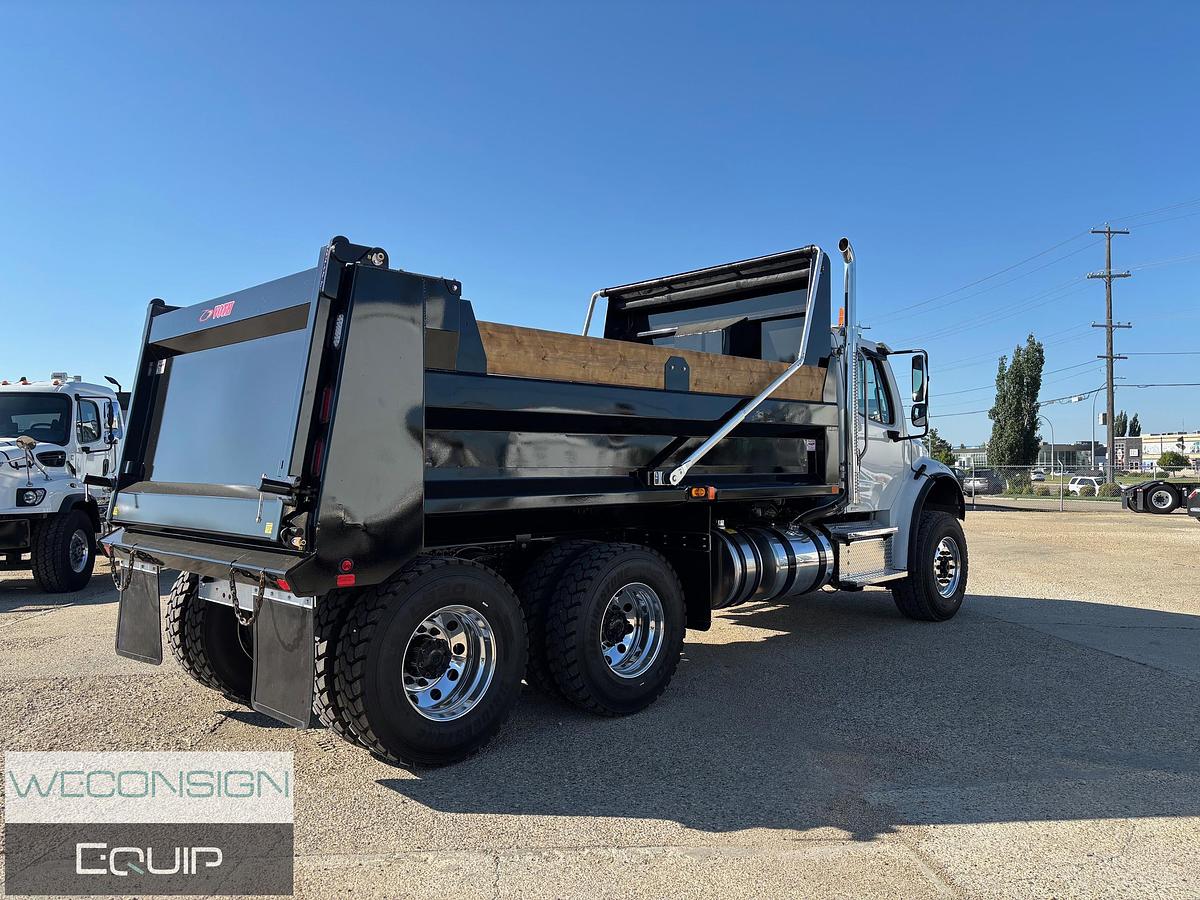 2025 Freightliner M2106+