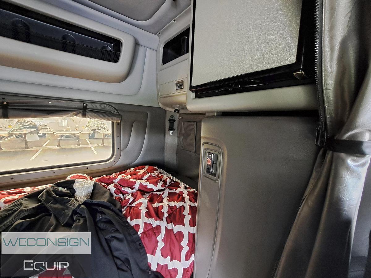 Used 2020 Peterbilt 389