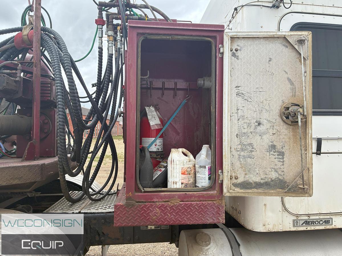 Used 2010 Kenworth SMV01