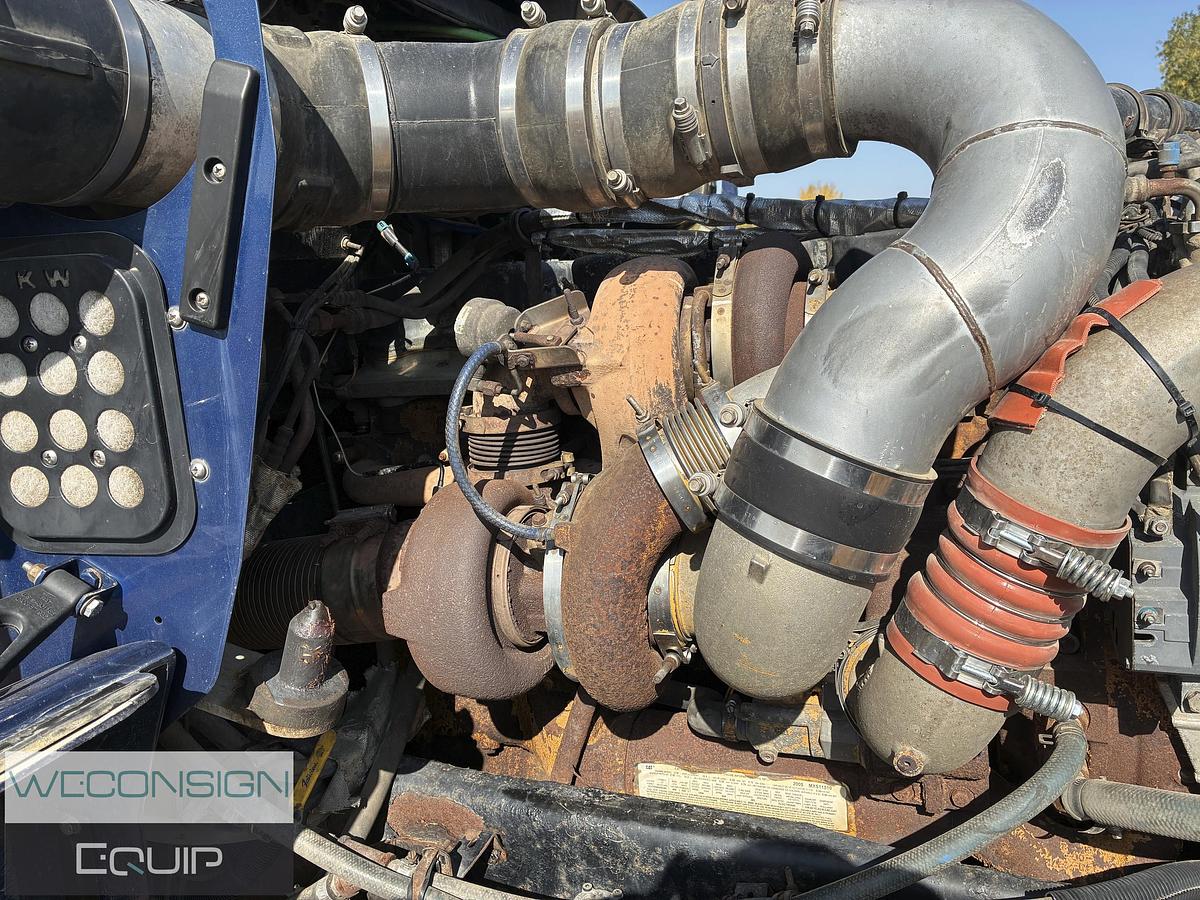 Used 2005 Kenworth T800 Sleeper Tractor