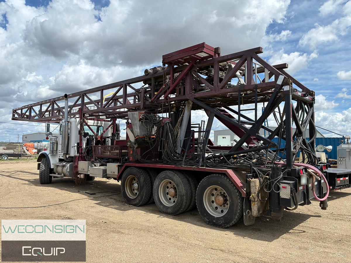 Used 2004 Freightliner FLD120 Snubbing Rig Truck