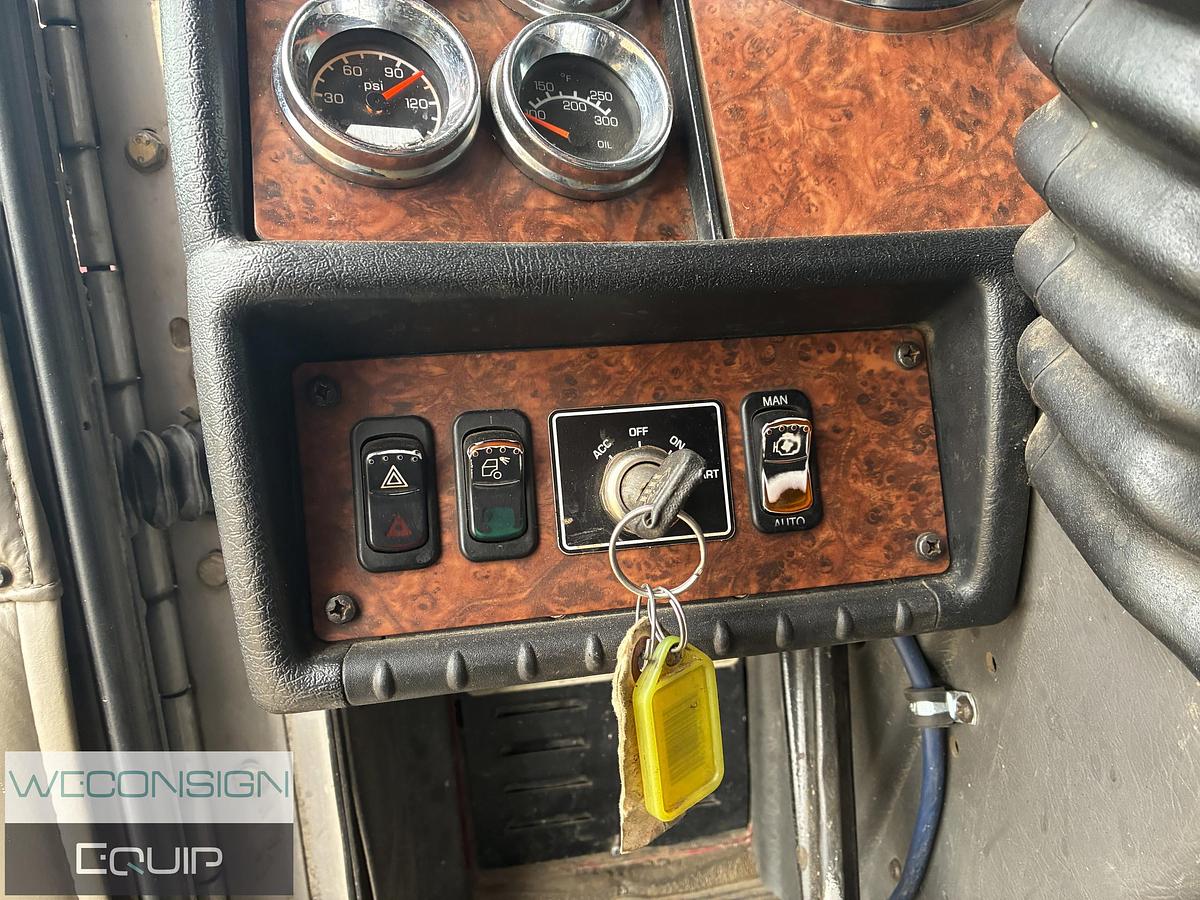 Used 2005 Kenworth T800 Heavy Haul Truck Tractor