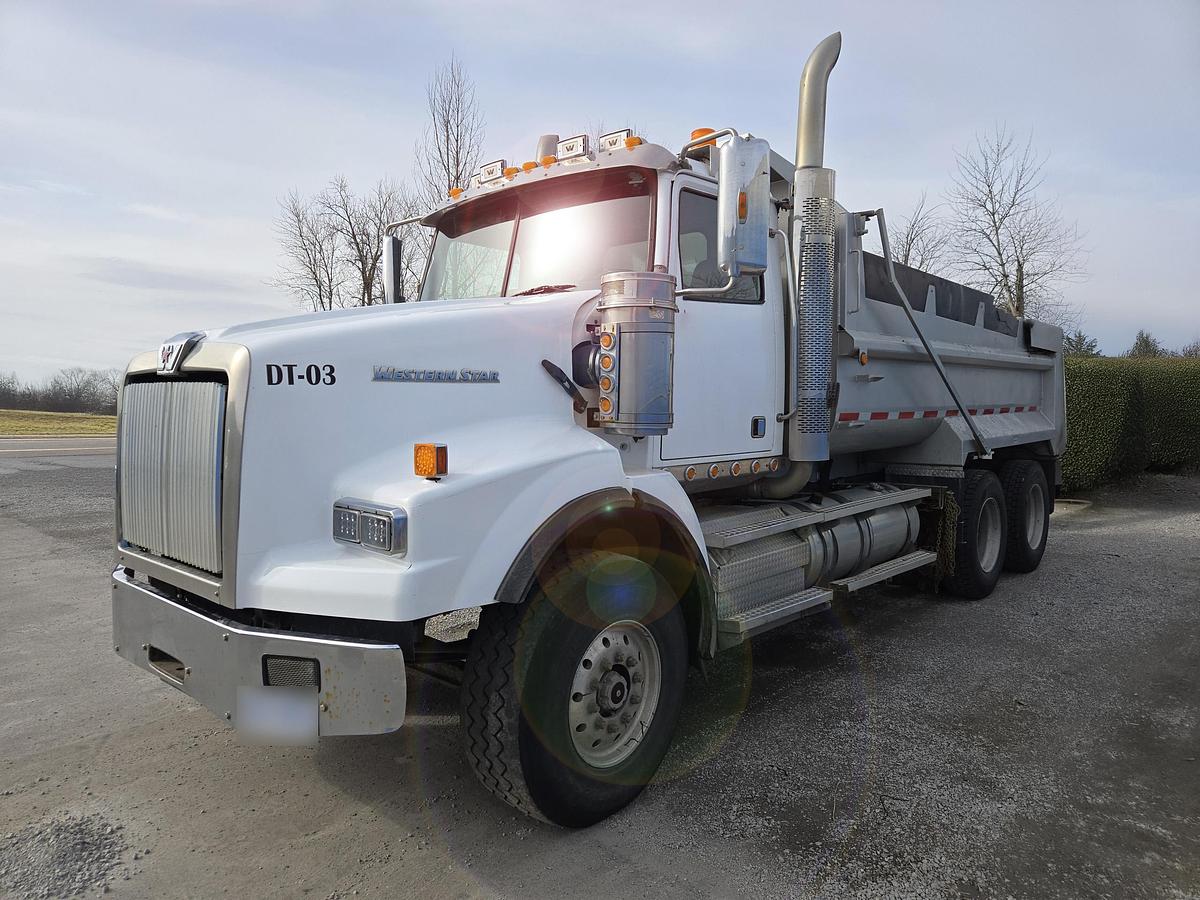 Used 2016 Western Star 4900 BC Spec Dump Truck