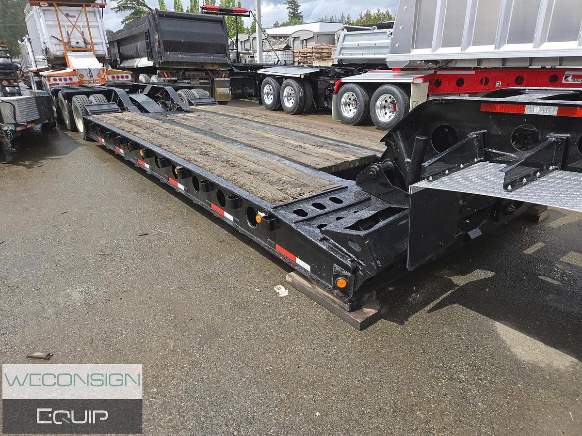 Used 2005 K-Line 60 Ton Lowbed Trailer and Jump Jeep