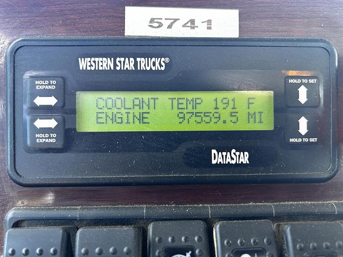 Used 2013 Western Star 6900XD Bed/Deck Truck