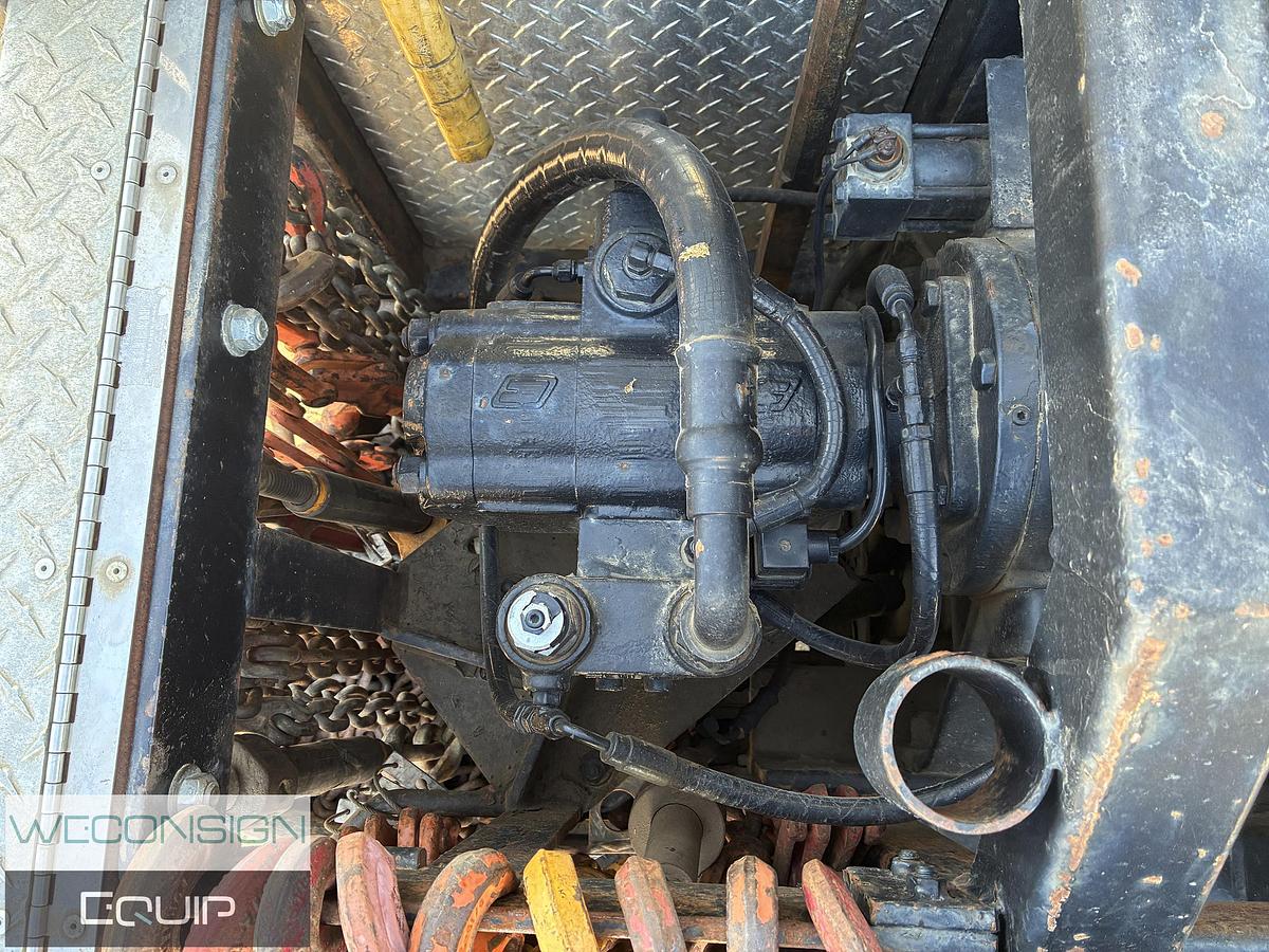 Used 2005 Kenworth T800B Sleeper Winch Truck
