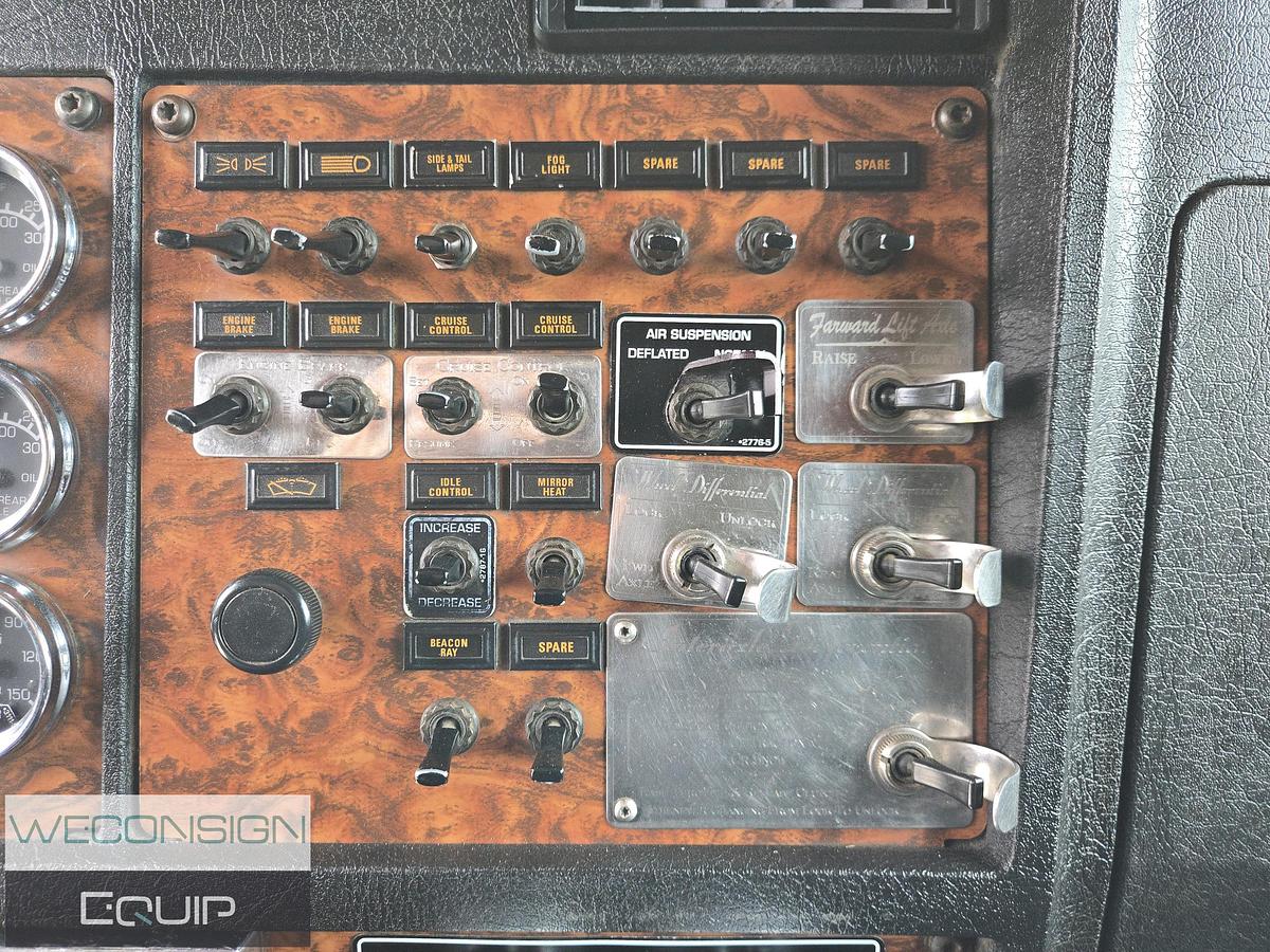 Used 2001 Kenworth T800 TA Lowbed Truck