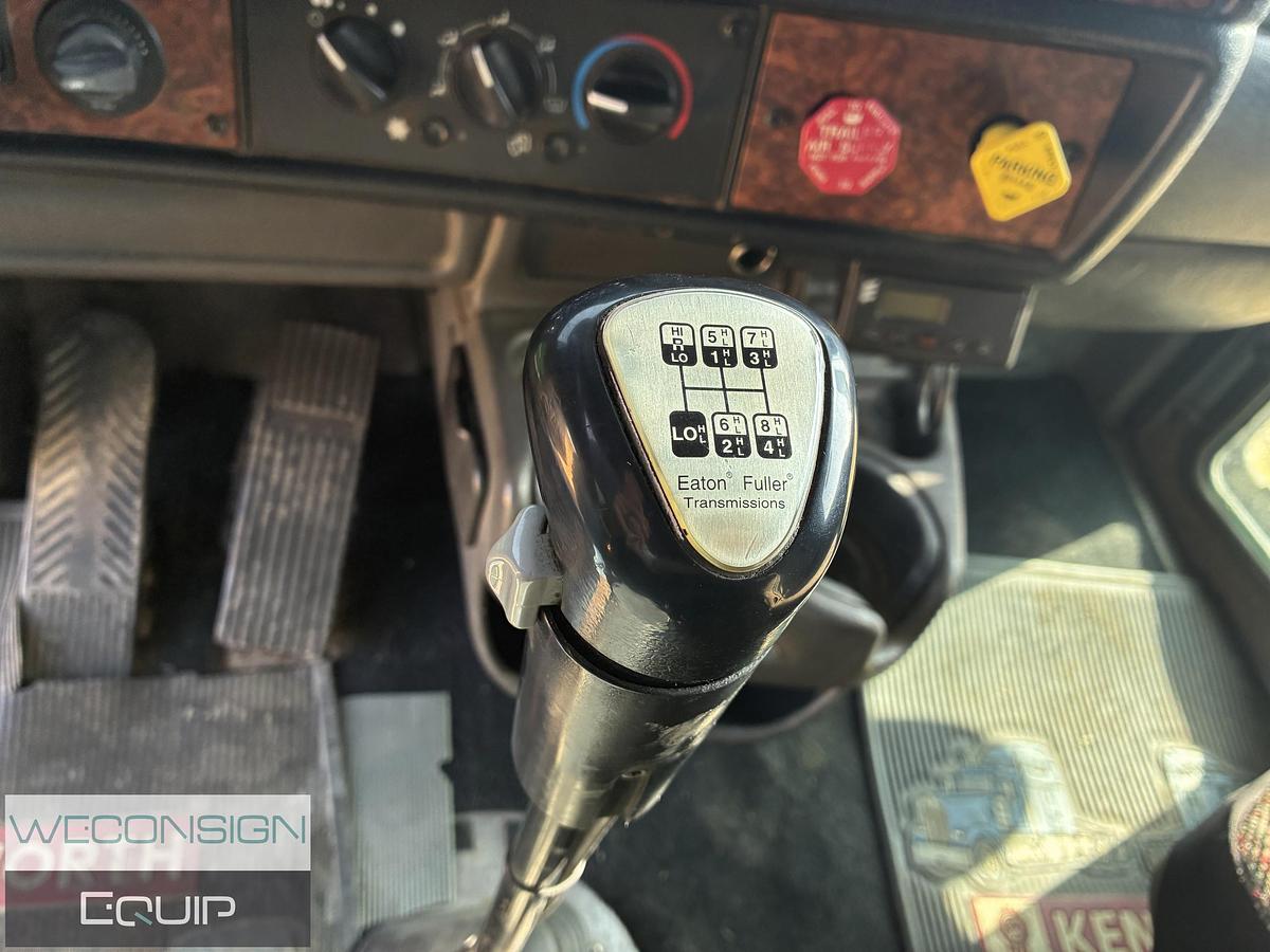 Used 2005 Kenworth T800 Sleeper Tractor