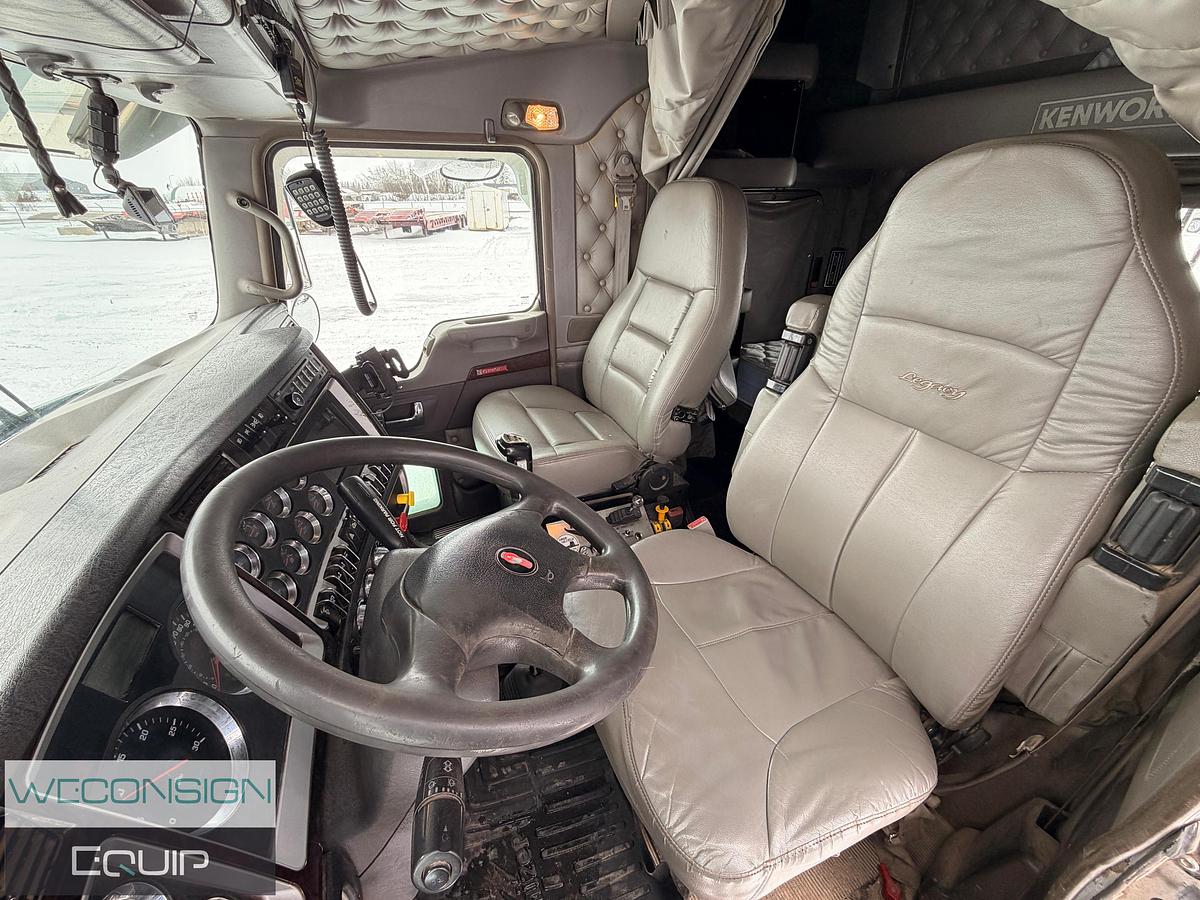 Used 2015 Kenworth T800 Tri Drive Winch Truck