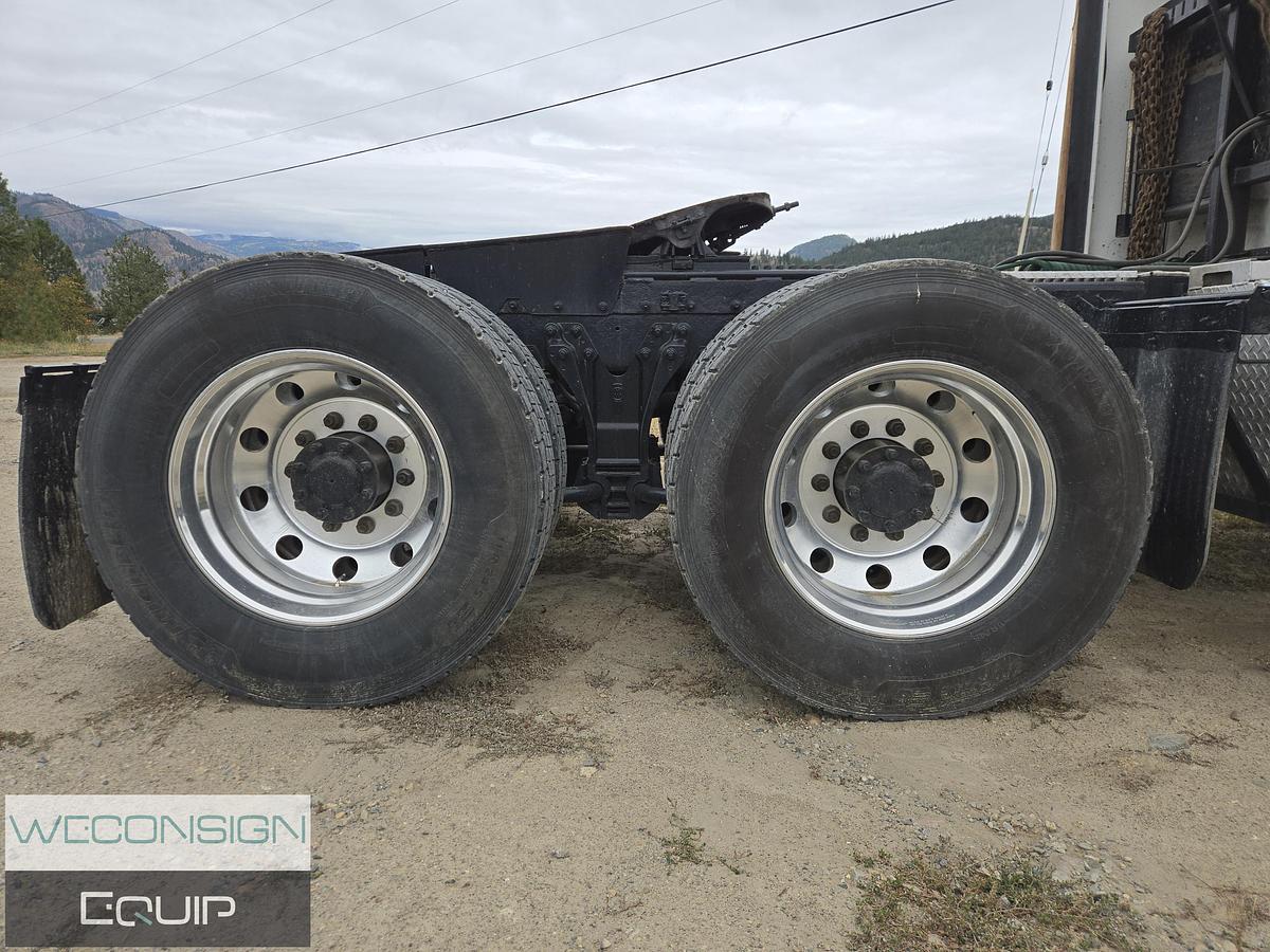 Used 2006 Kenworth W900B Sleeper Truck Tractor