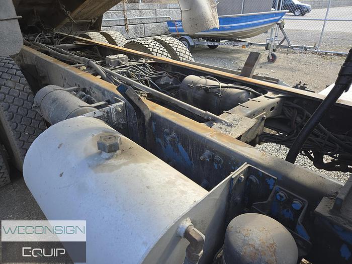 Used 2005 Freightliner M2112 TA Dump Truck