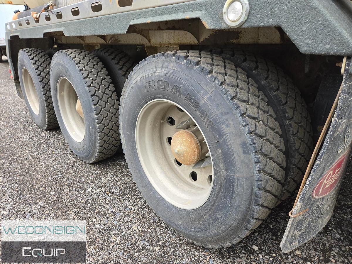 Used 2015 Peterbilt Tri-Axle Hydrovac